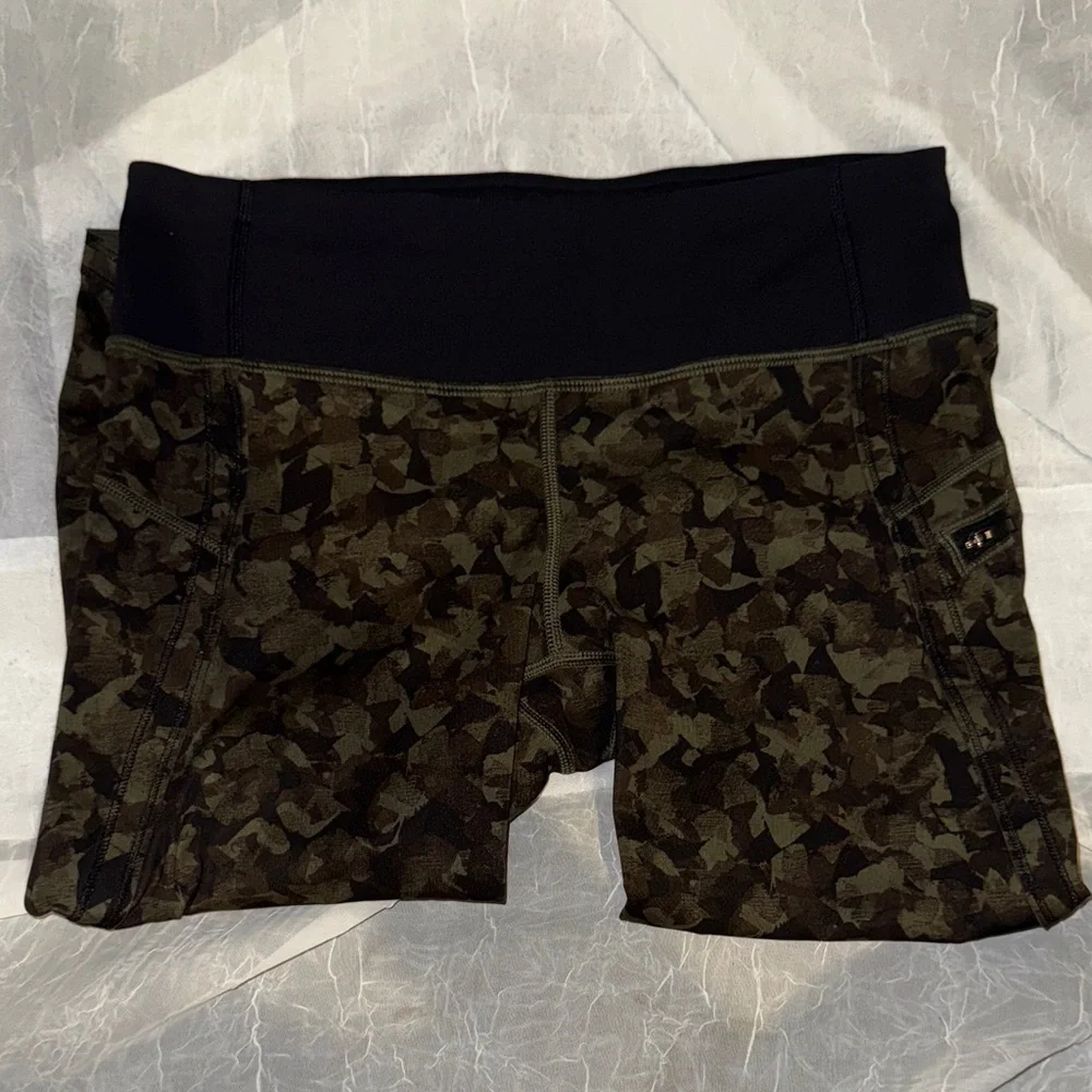 lululemon athletica Camo Women's Capris